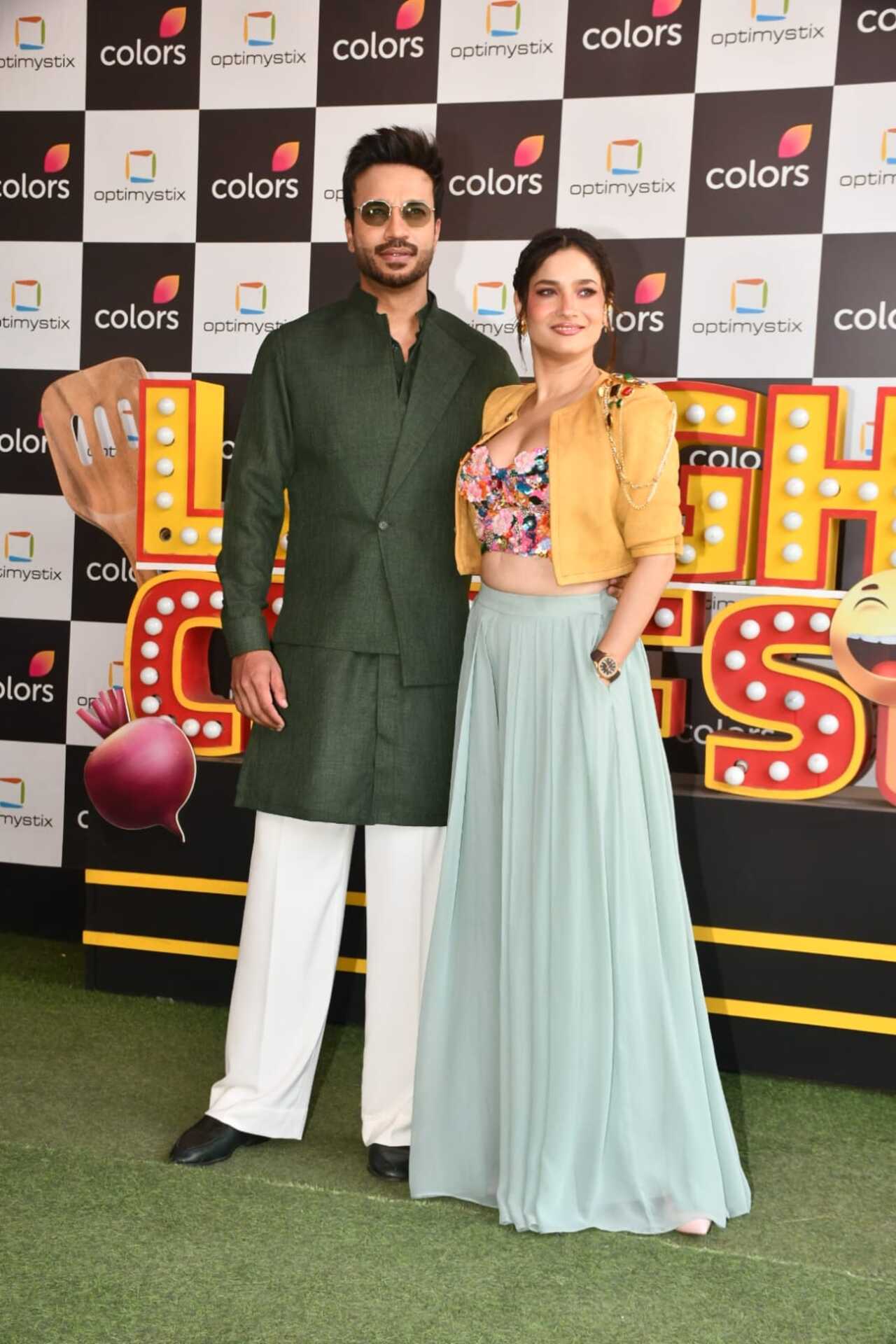 Vicky Jain and Ankita Lokhande were seen twinning in coordinated ethnic outfits at the Laughter Chefs set.&nbsp;